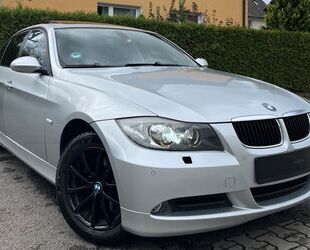 BMW BMW 320d Automatik XENON NAVI SCHIEBEDACH LEDER TO Gebrauchtwagen