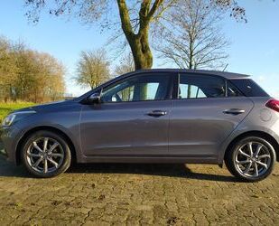 Hyundai Hyundai i20 1.2 YES! Silver 62kW YES! Silver Gebrauchtwagen