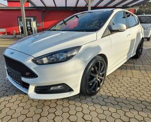 Ford Ford Focus 2.0 ST Recaro Sitzhzg. Lenkradhzg. Gebrauchtwagen