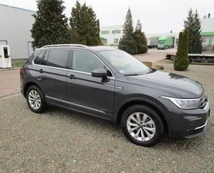 VW Volkswagen Tiguan LIFE TDI 110 kW*AHK*ACC*LED*NAVI Gebrauchtwagen