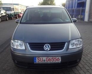 VW Volkswagen Touran 1.6 FSI Highline Gebrauchtwagen