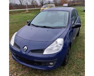 Renault Renault Clio 1.2 16V 55kW Gut und günstig, Tüv 1/ Gebrauchtwagen