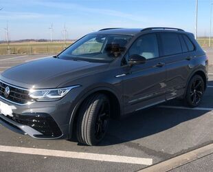 VW Volkswagen Tiguan 2.0 TDI R-Line AHK BlackStyle Na Gebrauchtwagen