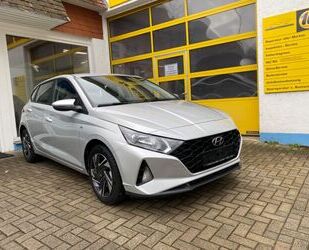 Hyundai Hyundai i20 Mild-Hybrid 1. HAND AUTOMATIK SHZ LHZ Gebrauchtwagen