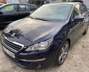 Peugeot Peugeot 308 1.2 e-THP Style/PANO/TEMPOMAT/NAVI/PDC Gebrauchtwagen