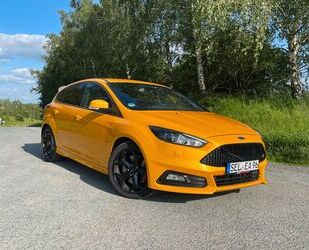 Ford Ford Focus ST 2.0 250PS - 2.Hand/CarPlay/Recaro/Xe Gebrauchtwagen