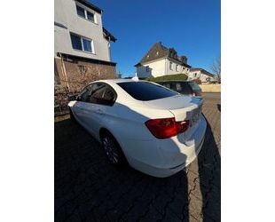 BMW BMW 318d Luxury Line Luxury Line Gebrauchtwagen