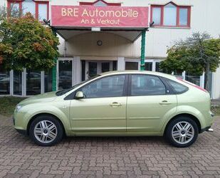 Ford Ford Focus Lim. Ghia Gebrauchtwagen