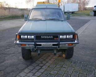 Nissan Nissan-Datsun Pickup 4X4 Benziner Hardtop Gebrauchtwagen