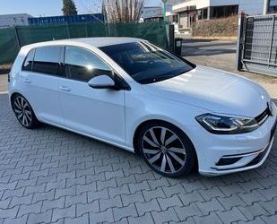 VW Volkswagen Golf VII 2.0TDI 4-Motion DynAudio/Stand Gebrauchtwagen