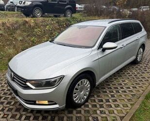 VW Volkswagen Passat Variant Comfortline Navi 360* Ka Gebrauchtwagen