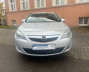 Opel Opel Astra J Lim. 5-trg. Edition+TÜV NEU+KLIMA+FAH Gebrauchtwagen