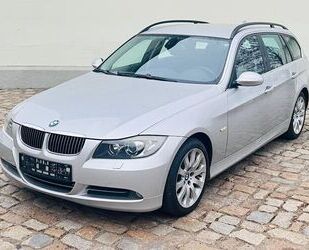 BMW BMW 330i Touring *AHK*NAVI*XENON* Gebrauchtwagen