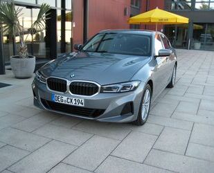 BMW BMW 320d xDrive Automatik Head-Up-Displ.Kamera Hif Gebrauchtwagen