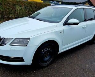 Skoda Skoda Octavia 2.0 TDI SCR DSG SOLEIL Combi SOLEIL Gebrauchtwagen