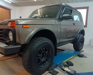 Lada Lada Niva Bronto 1,7i - Klima Shzg. Servo ABS Gebrauchtwagen