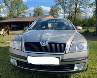 Skoda Skoda Octavia 1.6 Limo. AHK 145.000KM Gebrauchtwagen