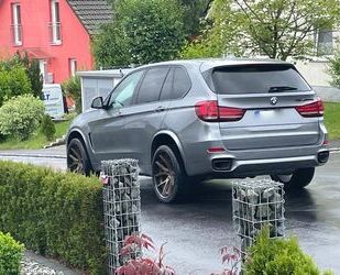 BMW BMW X5M 50d*STANDHZ.*PANO*4xSHZ*VOLLEDER*22 ZOLL* Gebrauchtwagen