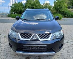 Mitsubishi Mitsubishi Outlander 2.2 DI-D Intense 4x4 7-Sitze Gebrauchtwagen