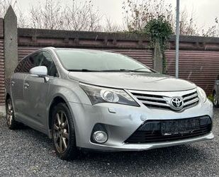 Toyota Toyota Avensis Combi 2,0-l-D-4D Executive Gebrauchtwagen