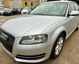 Audi Audi A3 Sportback 1.6 TDI Ambiente * Tagfahrlicht Gebrauchtwagen