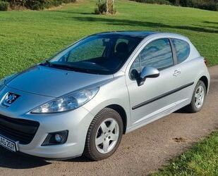 Peugeot Peugeot 207 Tendance 95 VTi 2/26 Tüf 69tkm Gebrauchtwagen