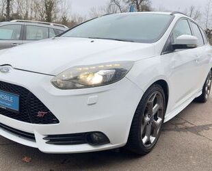 Ford Ford Focus Turnier ST*2.Hand*S-Heft*Bi Xenon Gebrauchtwagen