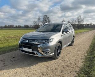 Mitsubishi Mitsubishi Outlander 2.4 MIVEC PLUG-IN HYBRID 4WD Gebrauchtwagen