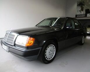 Mercedes-Benz Mercedes-Benz 230 E Limousine ***H-ZULASSUNG*** Gebrauchtwagen