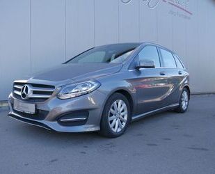 Mercedes-Benz Mercedes-Benz B 180 Style NAVI/PDC/SHZ/AHK Gebrauchtwagen