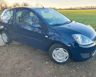 Ford Ford Fiesta 1,3 44 kW Style Style Gebrauchtwagen