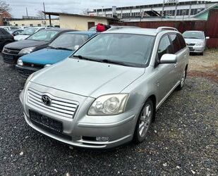 Toyota Toyota Avensis Kombi 2.0 D-4D Travel Gebrauchtwagen