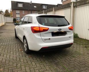 Kia Kia ceed Sportswagon 1.6 GDI Dream Team Edition... Gebrauchtwagen