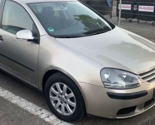 VW Volkswagen Golf 1.6 Trendline Automatik Trendline Gebrauchtwagen