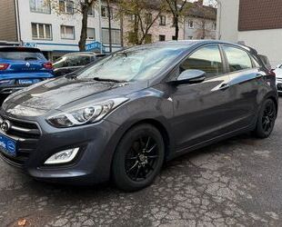 Hyundai Hyundai i30 1.6 blue Trend|Kamera|Bluetooth|1. Han Gebrauchtwagen