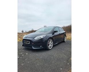 Ford Ford Focus 2,0 EcoBoost ST Leder-Exklusiv-Paket ST Gebrauchtwagen