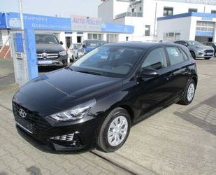 Hyundai Hyundai i30 1.5i.Grüne Plakette.Klima.Wenig KM.Mod Gebrauchtwagen