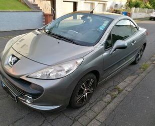 Peugeot Peugeot 207 CC Filou Cabrio-Limousine Gebrauchtwagen