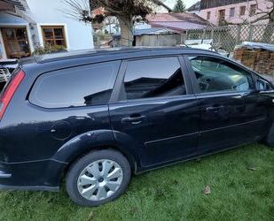 Ford Ford Focus mk II Kombilimousine 1,6 l Benzin Gebrauchtwagen