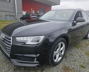 Audi Audi A4 AVANT 30 TDI S-LINE * NAVIGATION * ALU * P Gebrauchtwagen