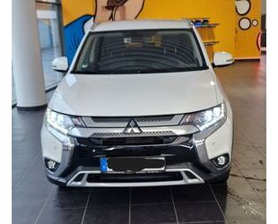 Mitsubishi Mitsubishi Outlander 2.0 Automatik 1.Hand Unfallf Gebrauchtwagen