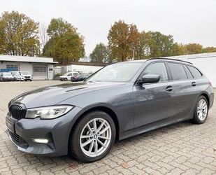 BMW BMW 330i Touring Sport Line*PANO*LED*NAVI*AHK*HEAD Gebrauchtwagen