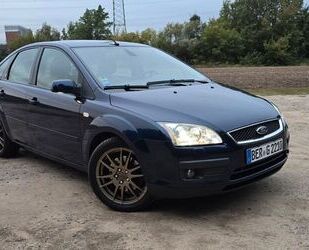 Ford Ford Focus 2,0 Ghia Ghia Gebrauchtwagen