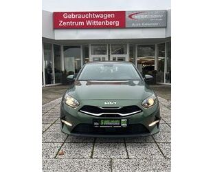 Kia Kia Ceed 1.5 T- DCT7 /Navi/Klimaaut/Lenkradh./Sitz Gebrauchtwagen