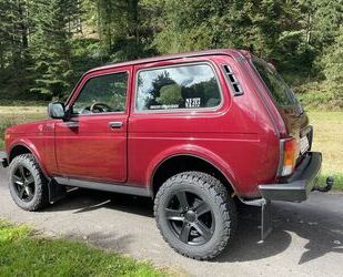 Lada Lada Niva Lux Legend 1.7i 4x4 M.I.O. Klima Extras Gebrauchtwagen