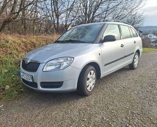 Skoda Skoda Fabia Combi 1.2l TÜV Bremsen neu Allwetterre Gebrauchtwagen