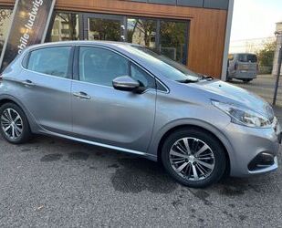 Peugeot Peugeot 208 PureTech 110 Allure NAVI PDC ALUS 1. H Gebrauchtwagen