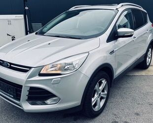 Ford Ford Kuga Titanium 2.0 CDTI+AHK+Leder+Panorama+Nav Gebrauchtwagen