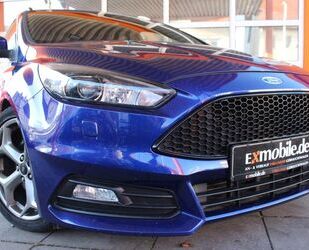 Ford Ford FOCUS TURNIER ST* LEDER SPORT PAKET* BI-XENON Gebrauchtwagen