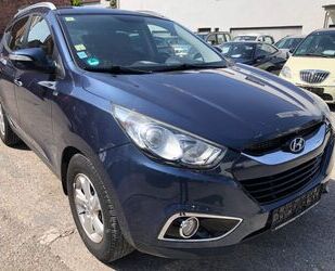 Hyundai Hyundai ix35 Premium 4WD *TÜV NEU*KLIMA*AHK*NAVI* Gebrauchtwagen